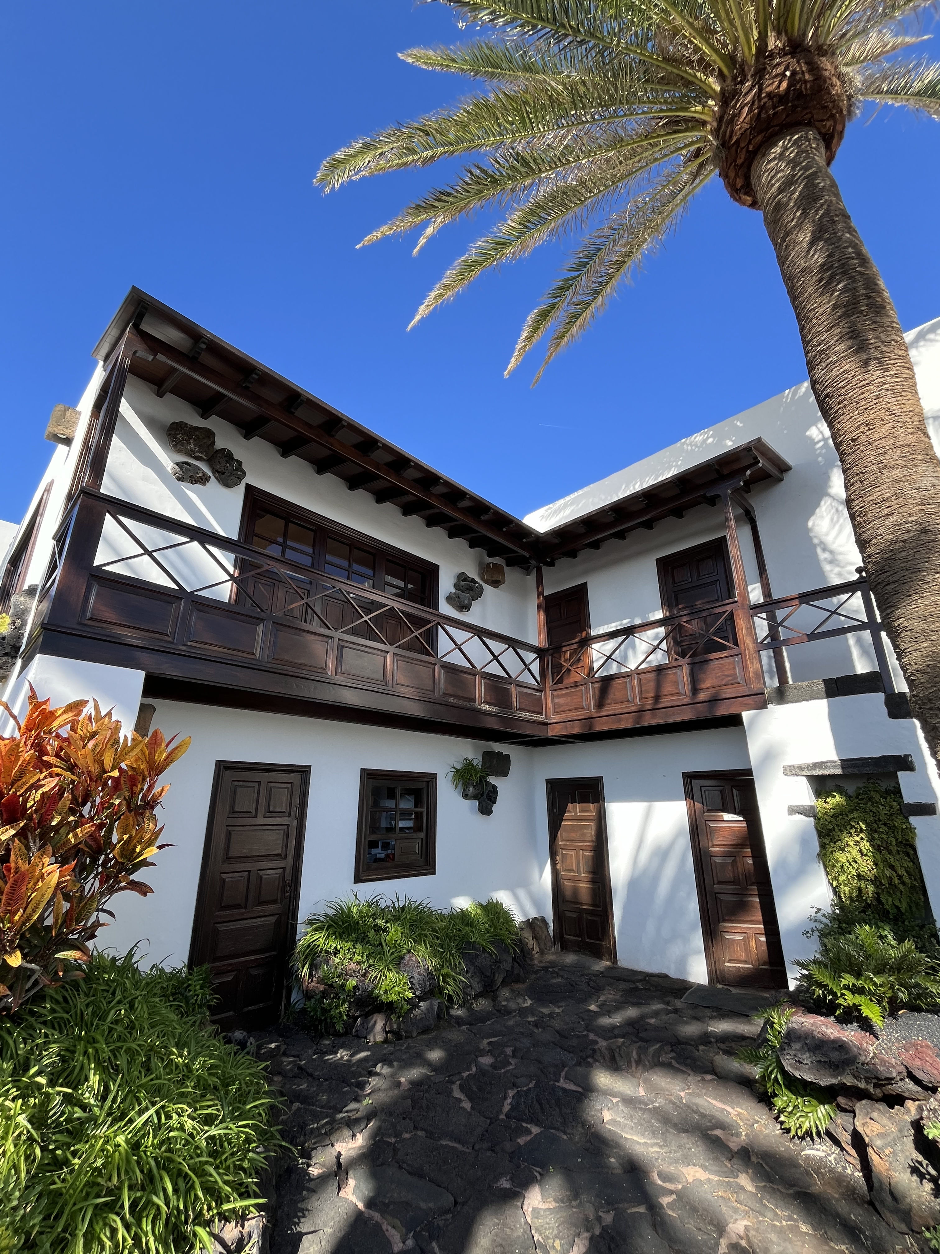 A Blue Car and bluer waters gallery image 10